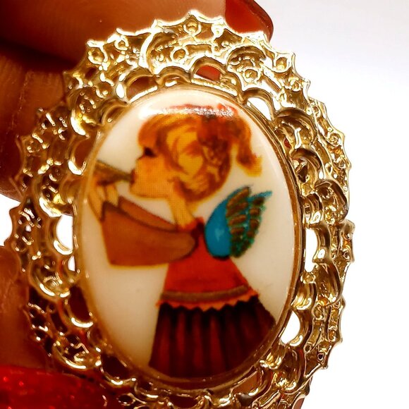 Vintage Tancer II Brooch Girl Angel Cameo Gold Tone Metal Filigree Oval Frame - Picture 2 of 7